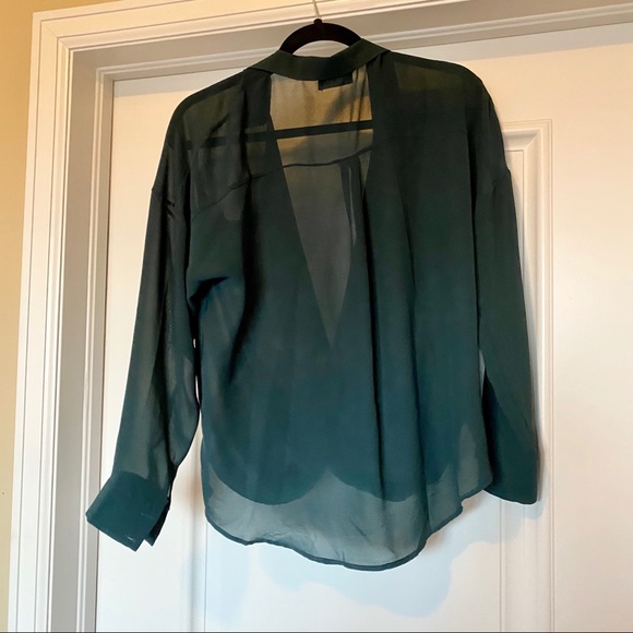 ASTR Blouse | Dark Green - Picture 3 of 3